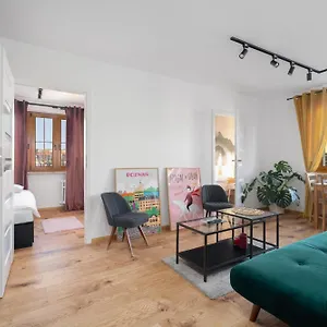 Comfortable Two-bedroom By Renters Apartament
